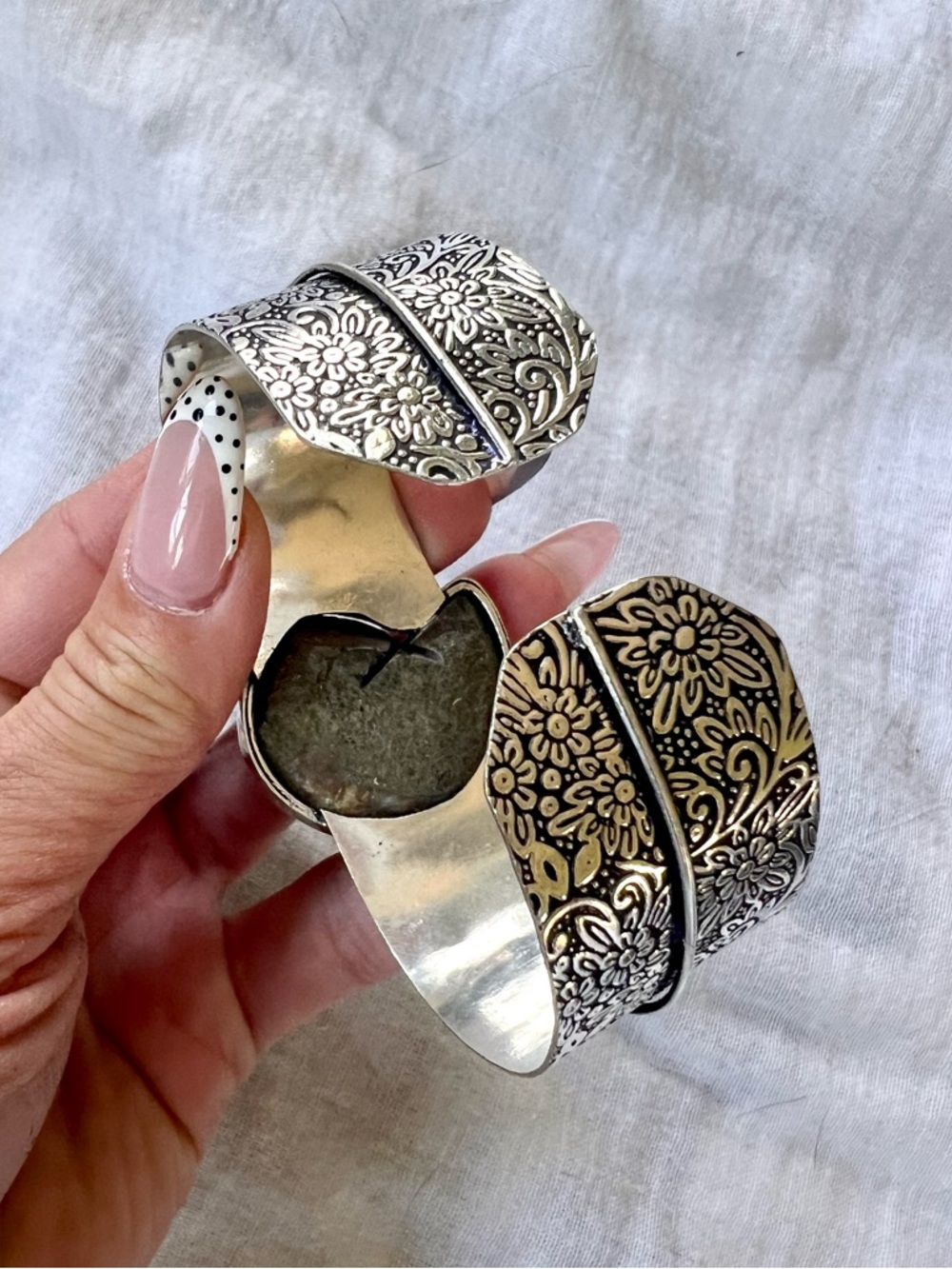 925 AMMONITE Fossil Past Lives Embossed Cuff Bracelet - Picture 5 of 8